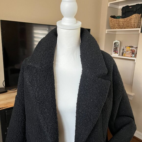 BCBGMaxAzria Boucle Black Two Button Women's Coat EUC - Picture 5 of 6